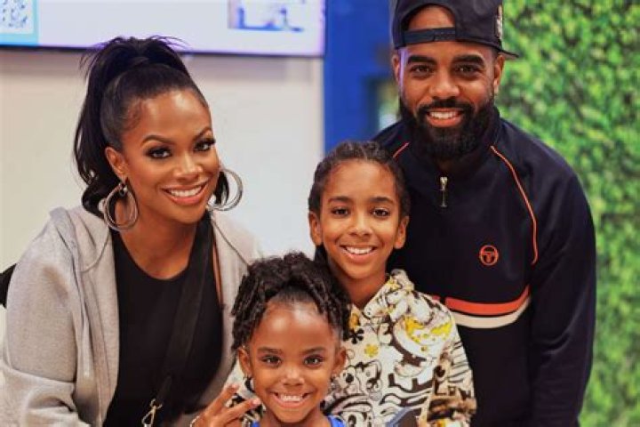 Kandi Burruss Net Worth, Age, Height, Husband, Family, Wiki 2024