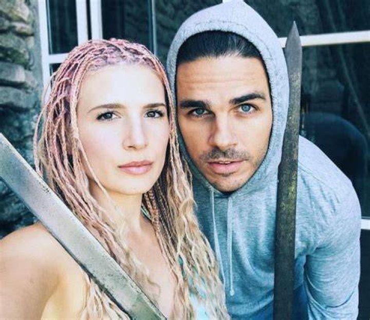 Kate Albrecht’s Spouse Joey Zehr: Drummer, Age, Height, Net Worth !