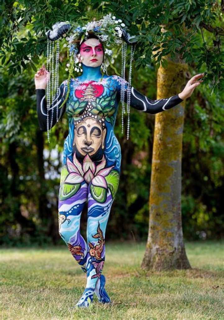 Ladies body art Ladies body art