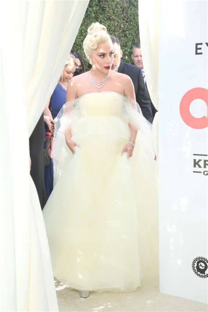 Lady Gaga: I'm not pregnant, just old