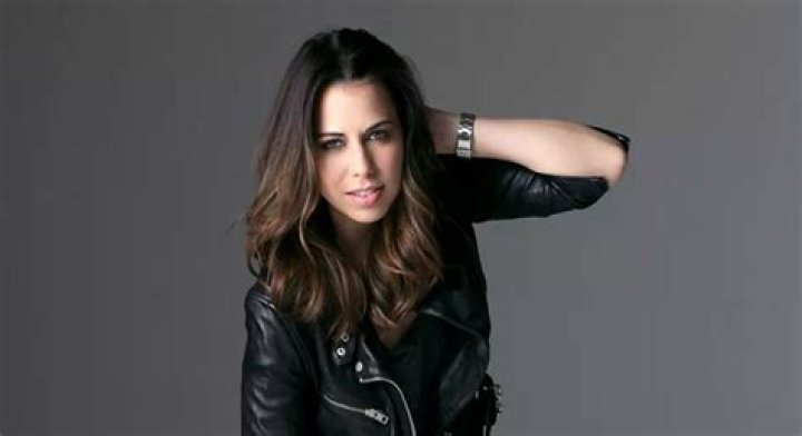 Laura Bailey Net worth, Age: Bio-Wiki, Husband, Kids, Weight