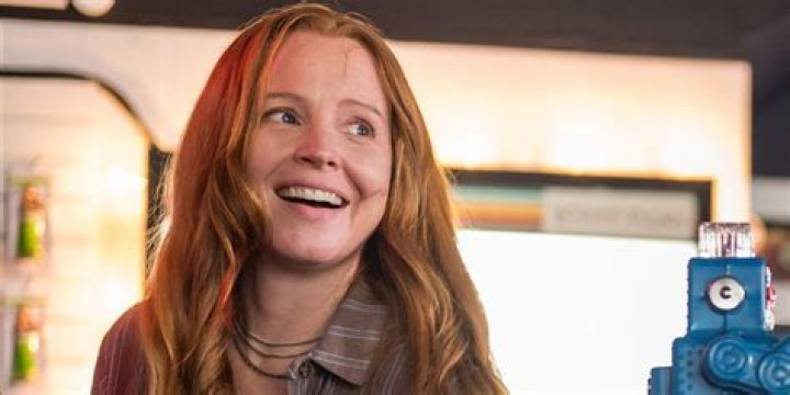 Lauren Ambrose as Van in YELLOWJACKETS Season 2
