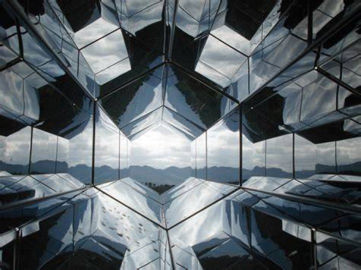 Lighting, Glass, Space, Architecture, Reflection, Ceiling, Building, 