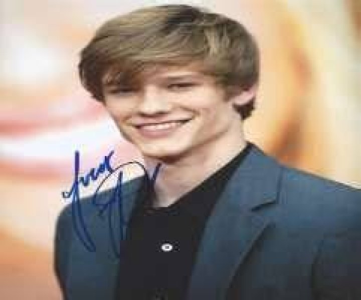 Lucas Till weight