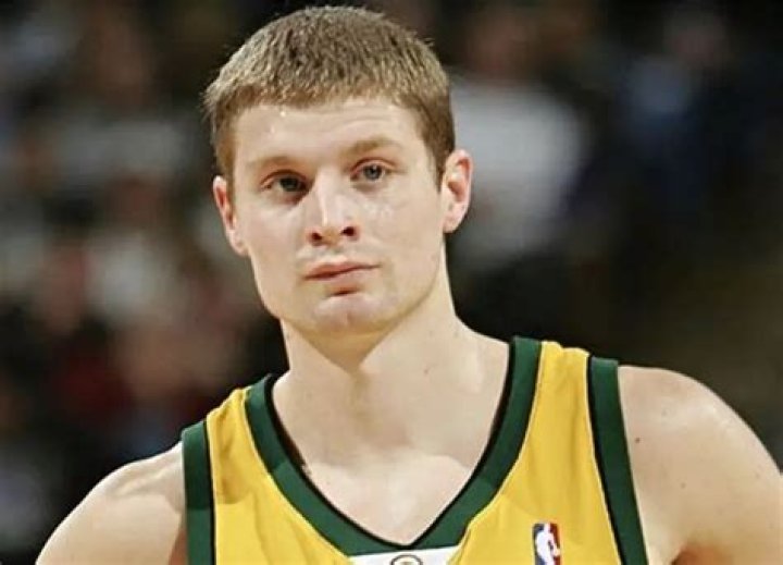 Luke Ridnour Net Worth, Age, Height, Wife, Family, Wiki 2024