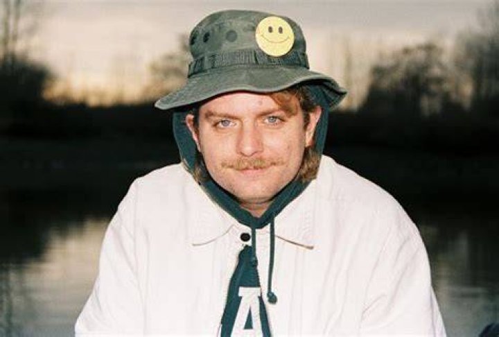Mac DeMarco - Age, Bio, Birthday, Family, Net Worth