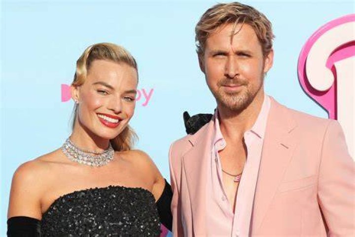 Margot Robbie and Ryan Gosling are seen rollerblading on the set of Barbie. Photo / Getty