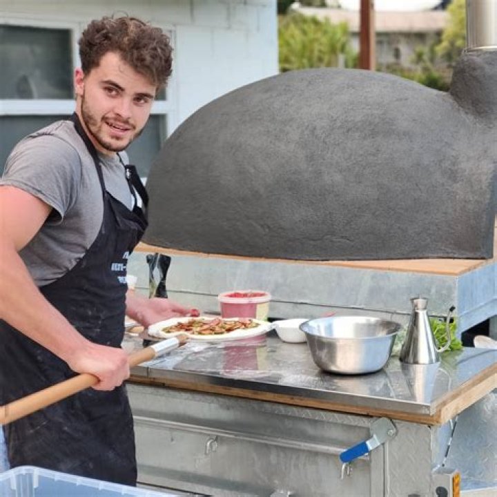 Matthias Anderson runs the Wayward Italian mobile pizzeria around Whangārei, specialising in woodfired Neapolitan-style pizza.