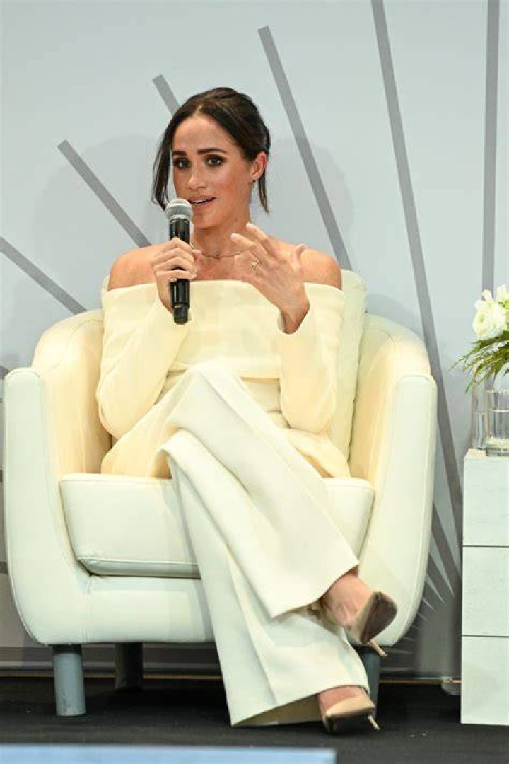 Meghan Markle Wears Classy Off-the-Shoulder Outfit to Co-Host New York City Summit