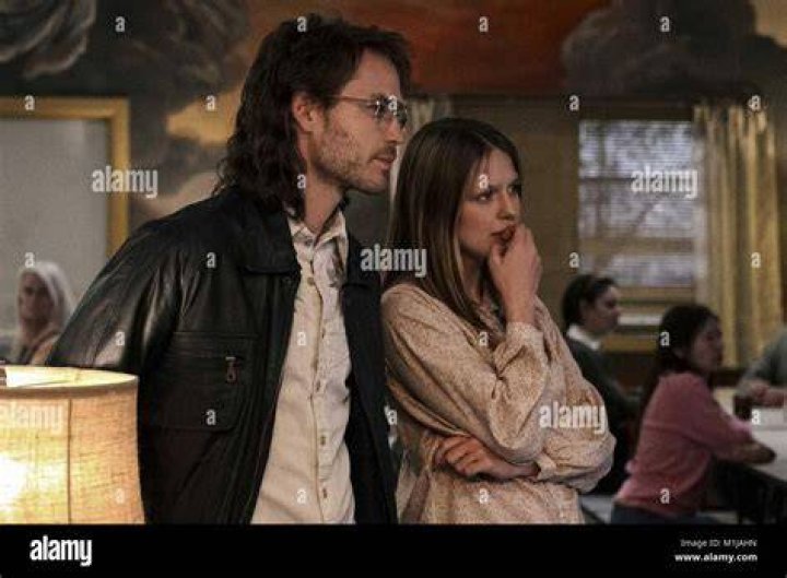 melissa benoist as rachel koresh in waco