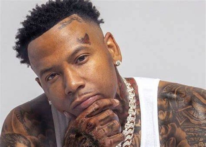 Moneybagg Yo - Age, Bio, Birthday, Family, Net Worth