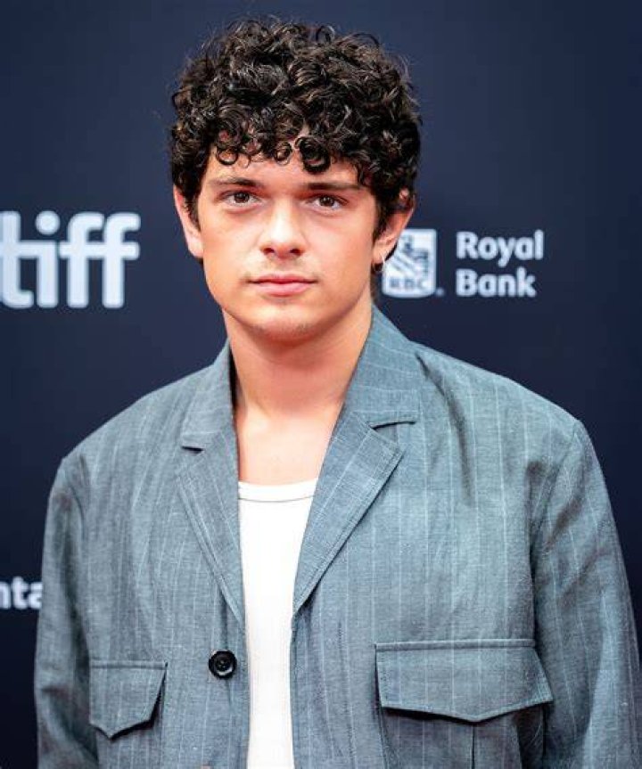 Noah Jupe as Jason Cushman in The First Wives Club Remake