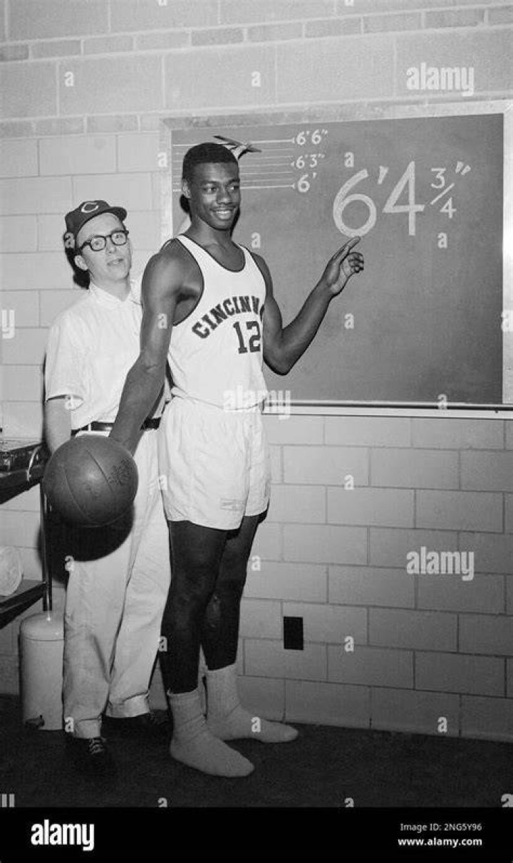 Oscar Robertson height