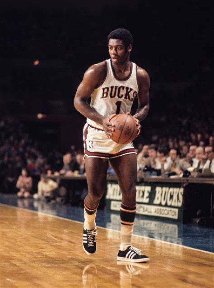 Oscar Robertson weight