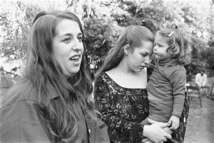 Owen Vanessa Elliot's mother, Cass Elliot