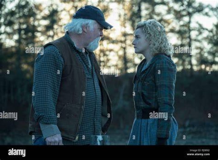ozark l to r killer mike as self, julia garner as ruth langmore in season 4 part 2 episode 1 of ozark cr tina rowdennetflix &copy; 2022