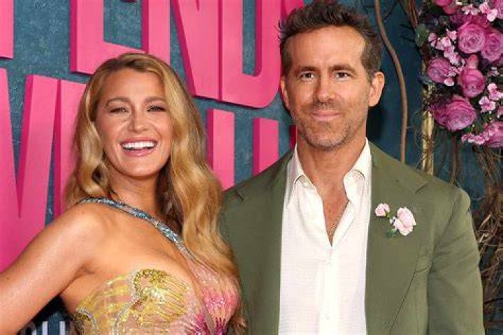 People love when Ryan Reynolds and Blake Lively troll each other