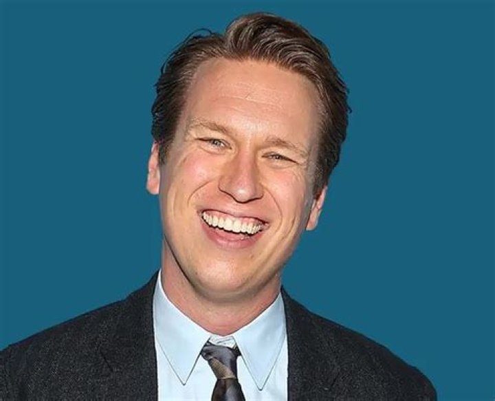 Pete Holmes Net Worth, Age, Height, Weight, Family, Wiki 2024
