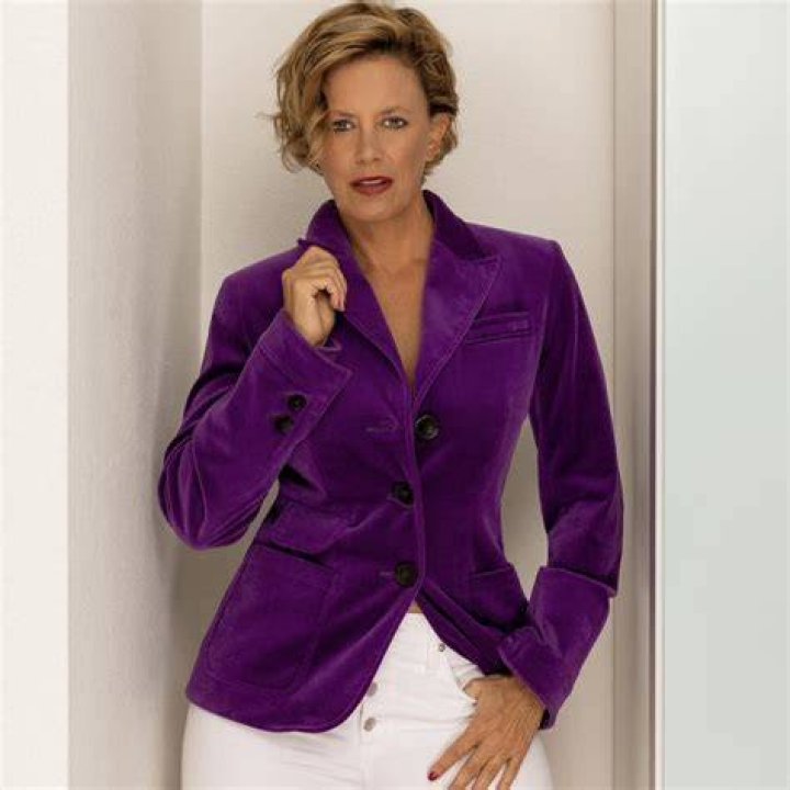 Photos of Kari Seitz on myCast