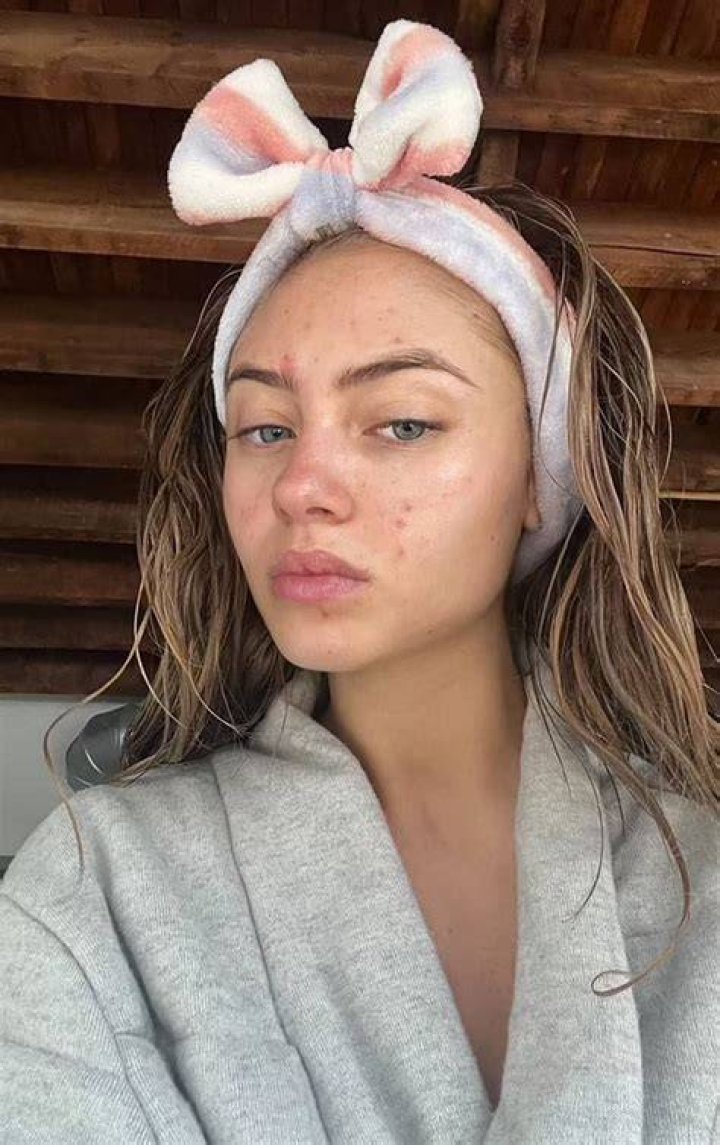 pinky girl without makeup