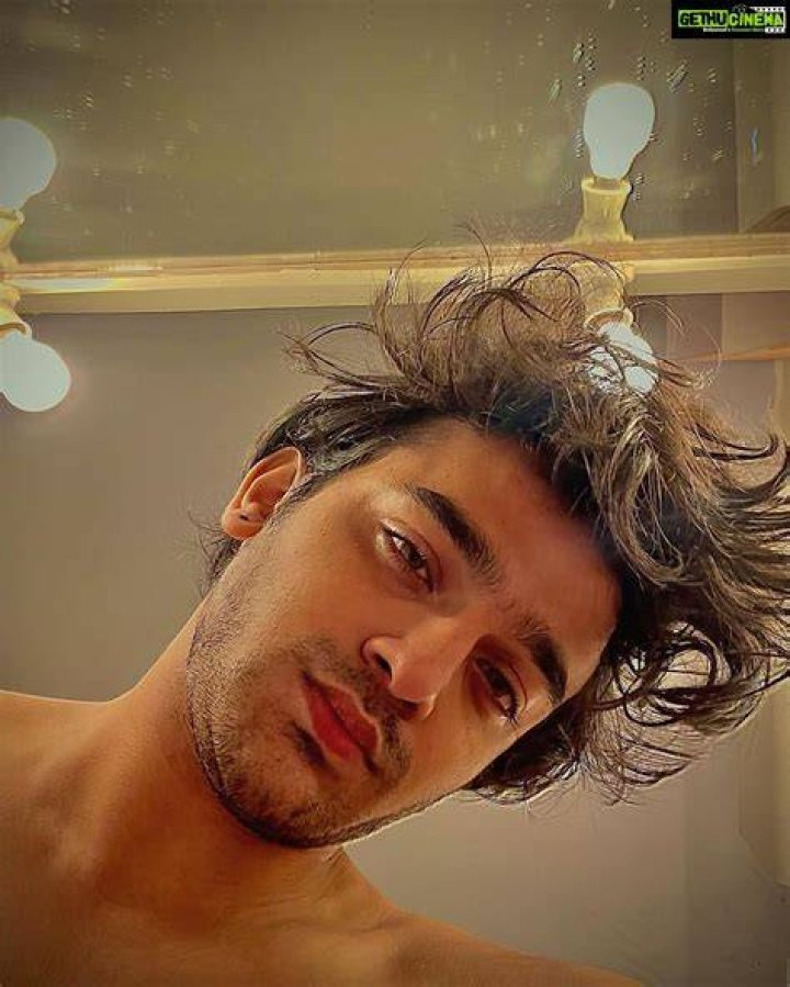 Pravisht Mishra Pic Download