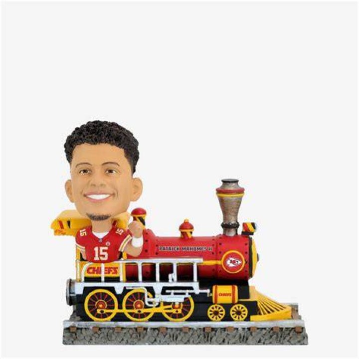 preview for Patrick Mahomes | Train Like A Celeb