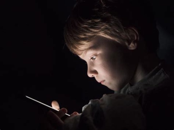 Quarter of UK 5 to 7-year-olds have smart phone: study