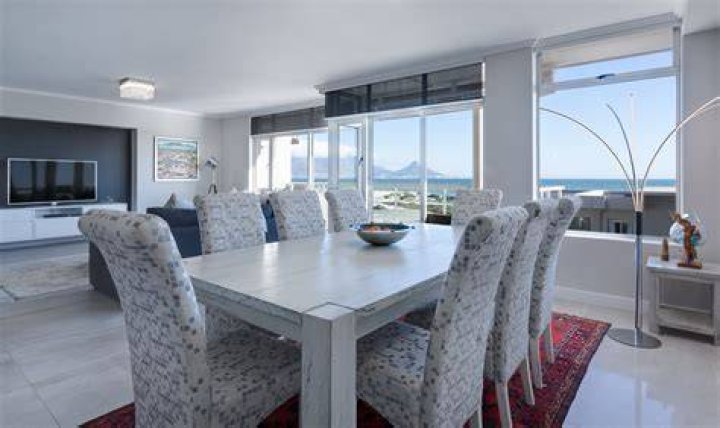 Room, Property, Furniture, Interior design, Building, Living room, Real estate, Table, Suite, Coffee table, 