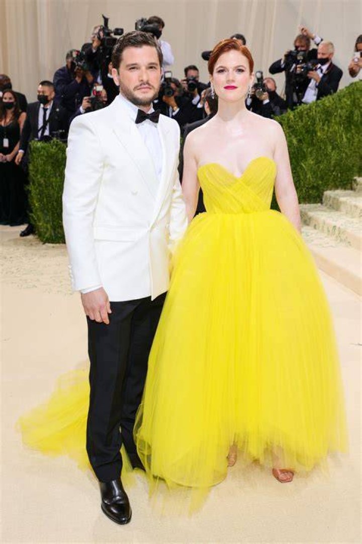 Rose Leslie weight