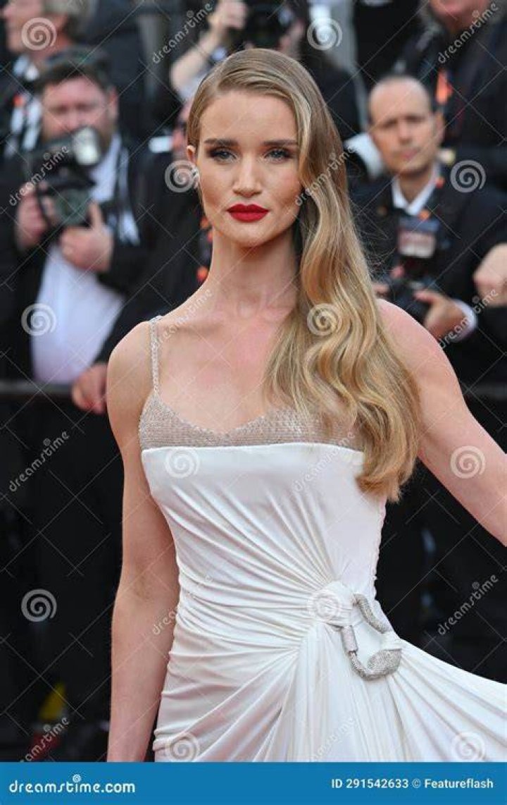 Rosie Huntington-Whiteley Rosie Huntington-Whiteley