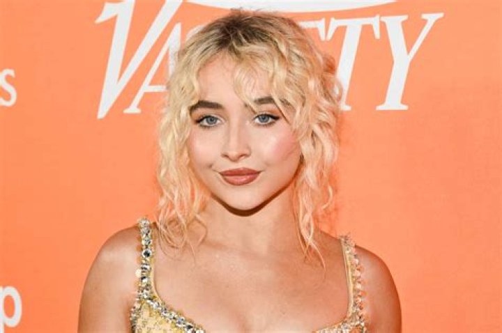Sabrina Carpenter Shines In CrystalStudded Look At American Music