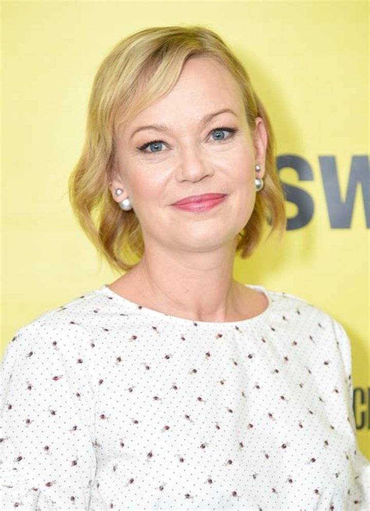 Samantha Mathis Net Worth, Age, Height, Weight, Family, Wiki 2024