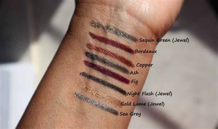 Satin Kajal Liner