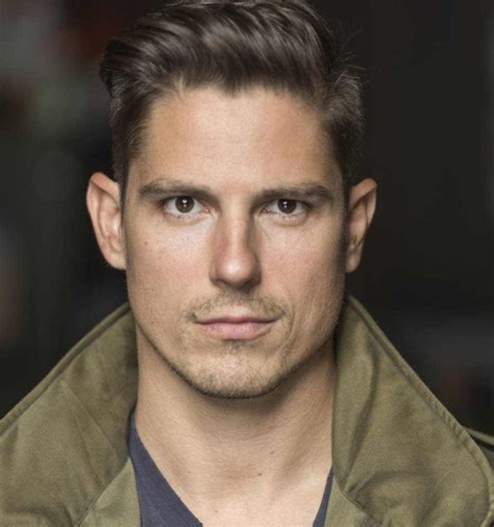 Sean Faris Net Worth, Age, Height, Wife, Family, Wiki 2024