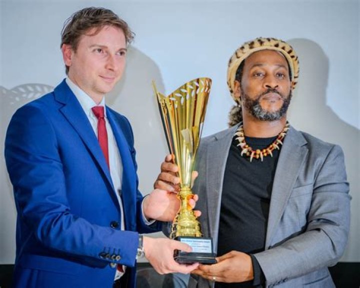 Senzo Radebe receives international award.