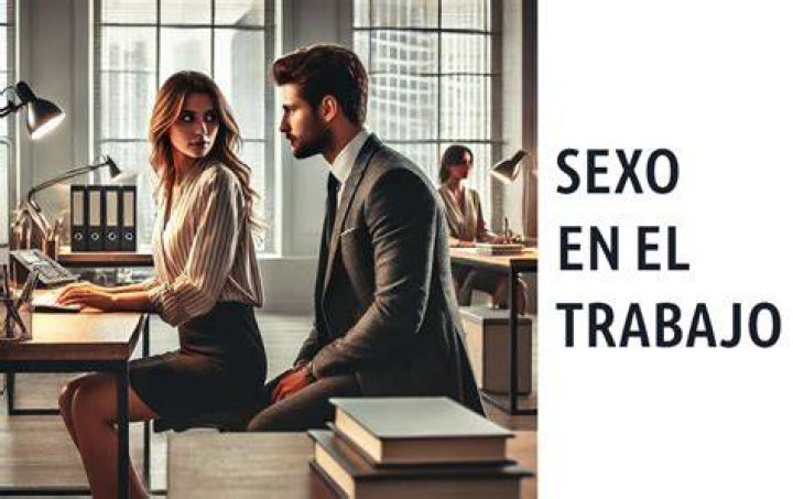 FEMALE BUSINESS WOMAN WITH MALE CO-WORKER/BOSS sexo en el trabajo