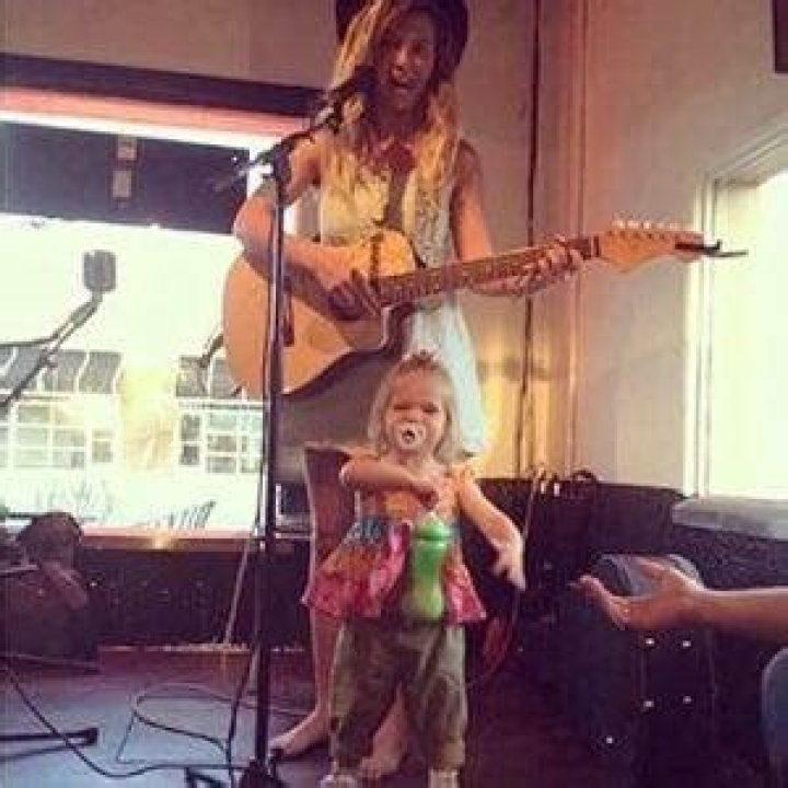 Shanin Blake Parents, Shanin Blake Age, Wiki, Twitter, Boyfriend, Child