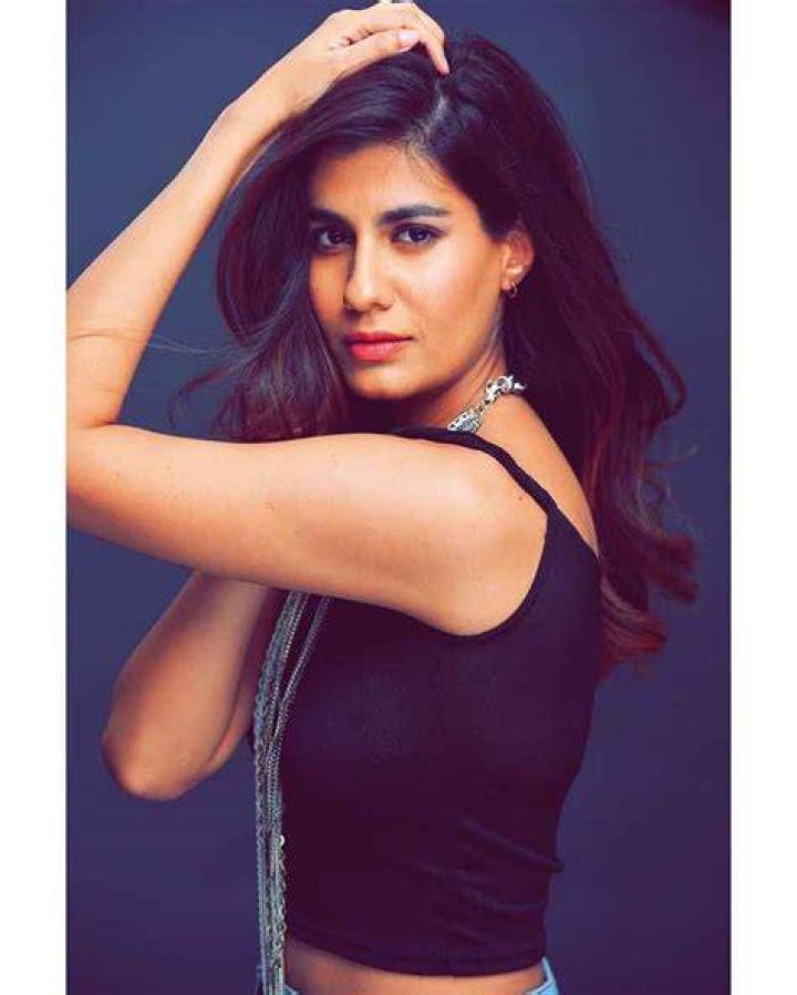 Shreya Dhanwanthary Affairs, Age, Net Worth, Height, Bio and More
