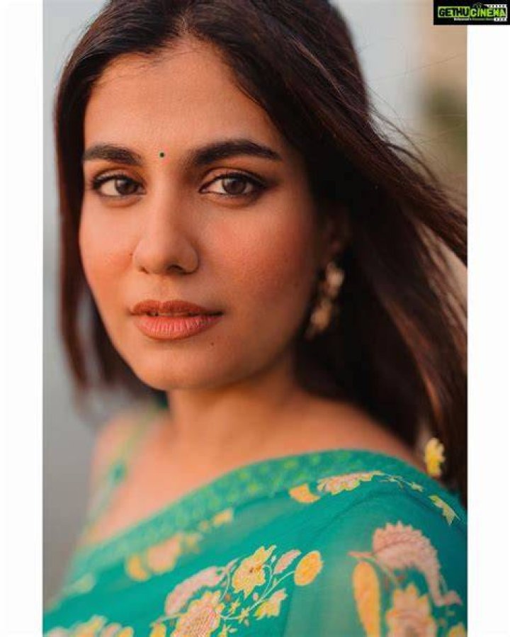 Shreya Dhanwanthary Pic Download