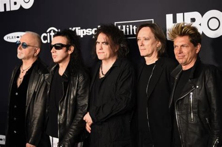 Simon Gallup Net Worth, Age, Height, Weight, Family, Wiki 2024