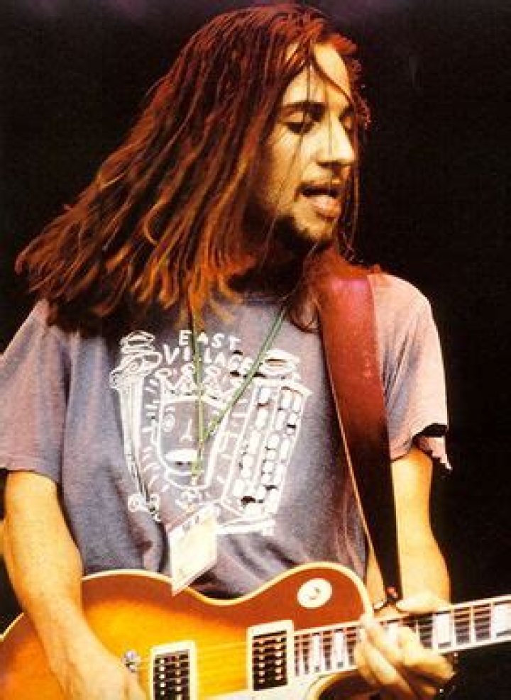 Stone Gossard age