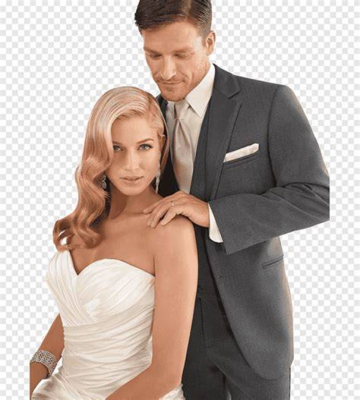 Suit, Dress, Formal wear, Bridal clothing, Daylighting, Bride, Marriage, Veil, Ceremony, Wedding dress, 