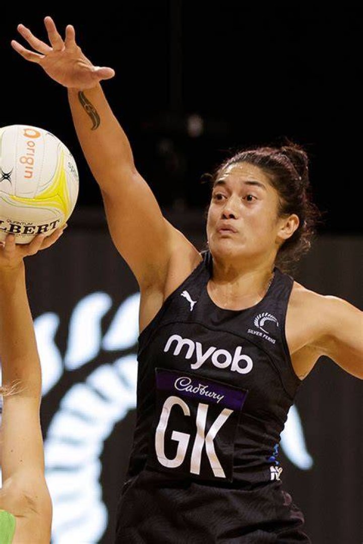Sulu Fitzpatrick, of the Silver Ferns, shows off her traditional Samoan tatau - the malu - during a game. Photo / Photosport