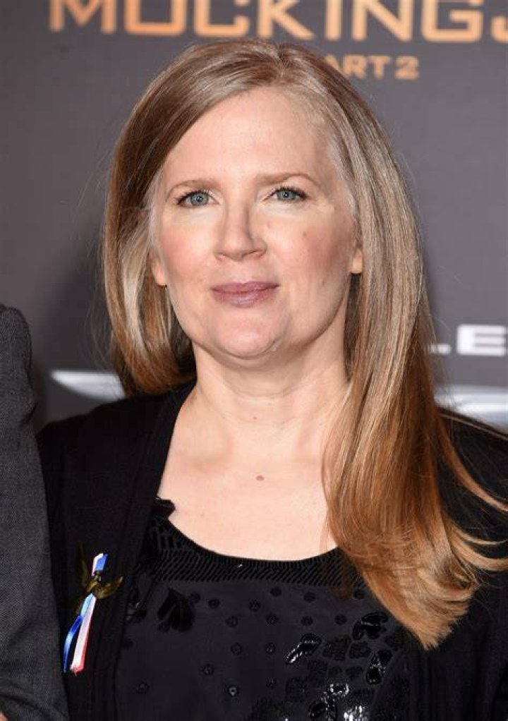 Suzanne Collins height