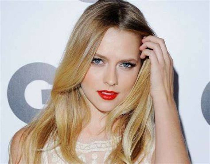 Teresa Mary Palmer Net Worth, Bio, Height, Weight, Age
