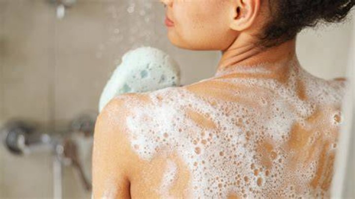 The Most (and Least) Hygienic Shower Tools for Your Body