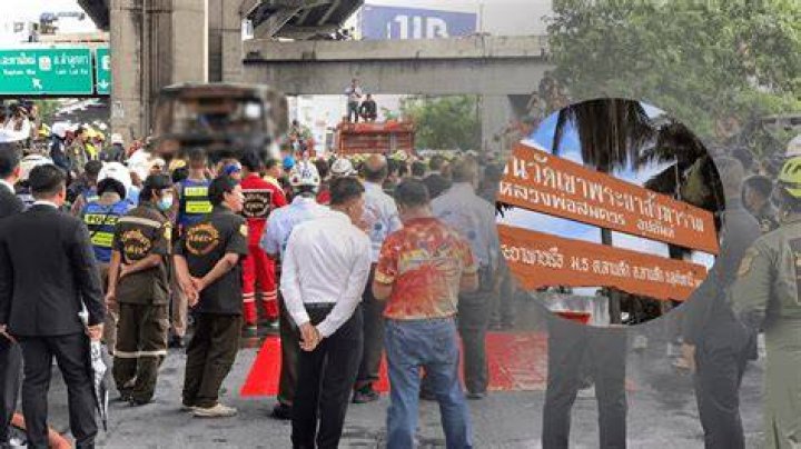 Those injured in the deadly gas attack are treated by rescuers near Tsukiji subway station in Tokyo. 