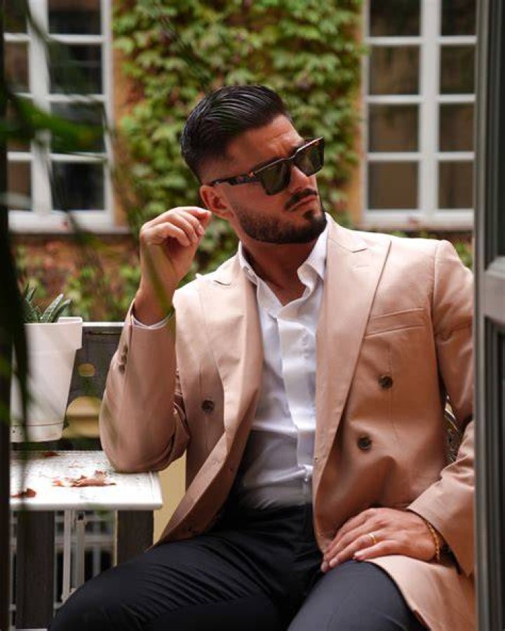 Trousers, Coat, Outerwear, Suit, Sitting, Dress shirt, Love, Tie, Blazer, Romance, Trousers, Coat, Outerwear, Suit, Sitting, Dress shirt, Love, Tie, Blazer, Romance,