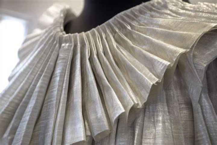 Upholstery Pleating steps