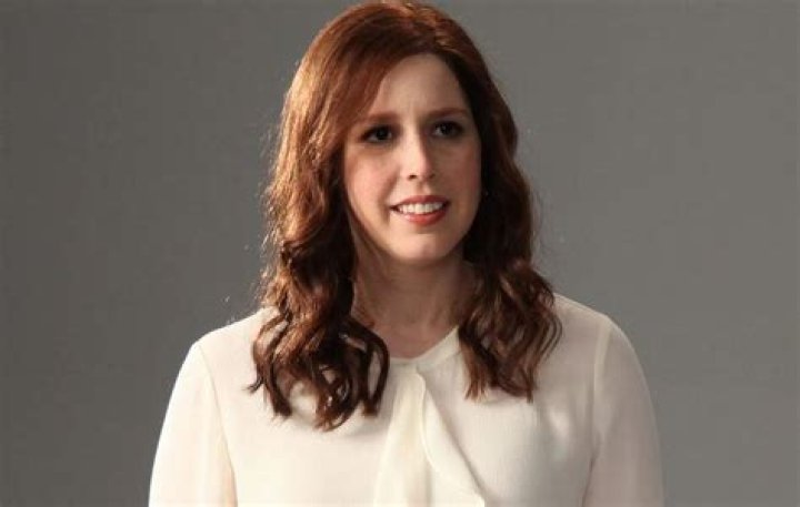 Vanessa Bayer Net worth, Age: Spouse, Kids, Bio-Wiki, Weight